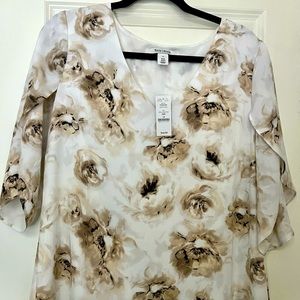 NWT White House Black Market Blouse. Size 10.